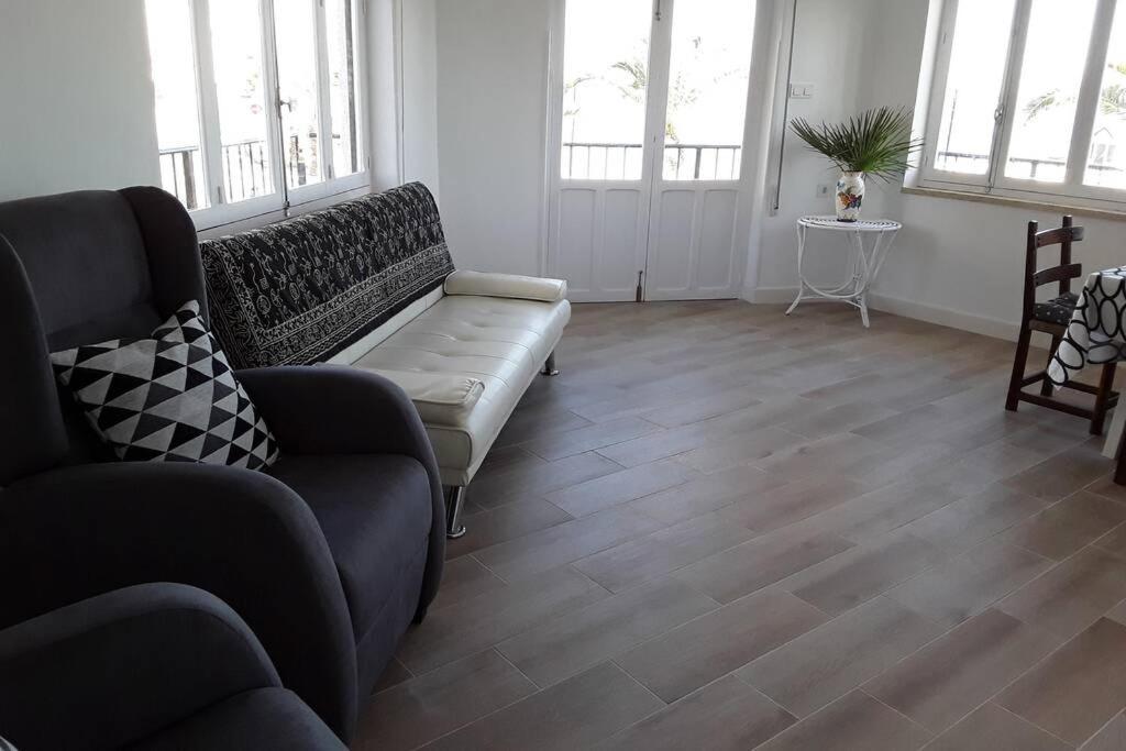 Piso En Primera Linea Con Wifi Y Vistas Al Mar Lo Pagán المظهر الخارجي الصورة