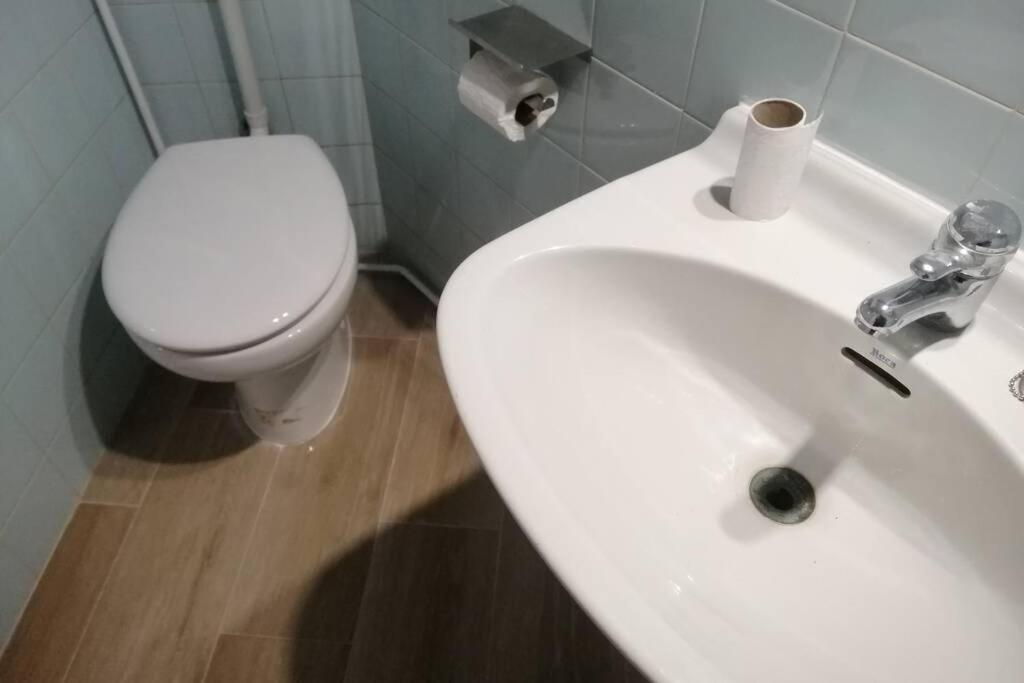 Piso En Primera Linea Con Wifi Y Vistas Al Mar Lo Pagán المظهر الخارجي الصورة