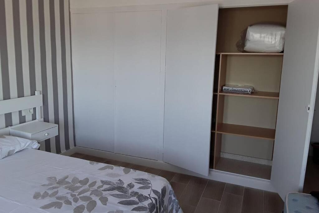 Piso En Primera Linea Con Wifi Y Vistas Al Mar Lo Pagán المظهر الخارجي الصورة